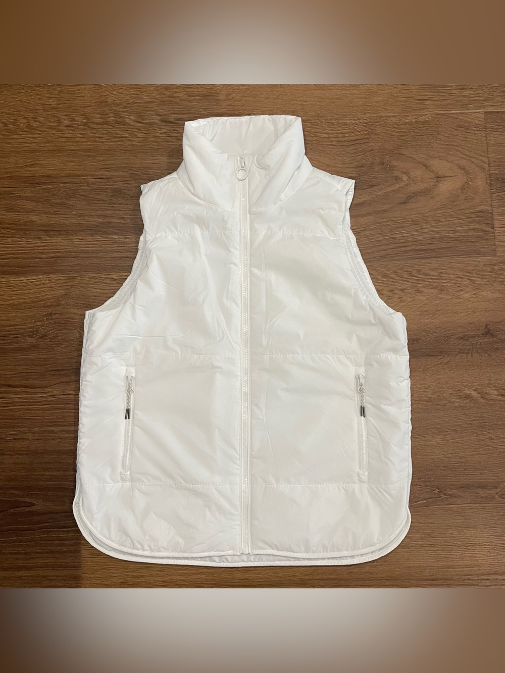 Vuori Women’s Canyon Insulated White Vest #VW533 - Size Small